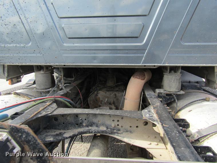 image for item DE5858 2007 Mack CXN613 semi truck