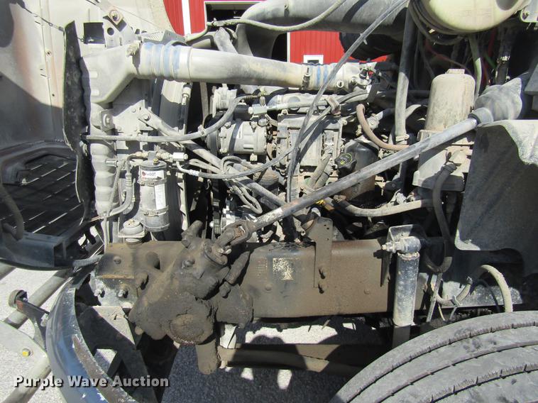 image for item DE5858 2007 Mack CXN613 semi truck