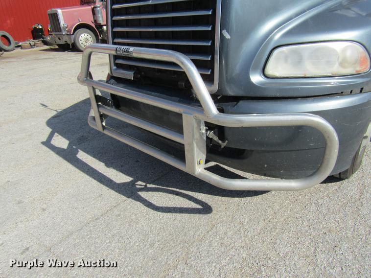 image for item DE5858 2007 Mack CXN613 semi truck