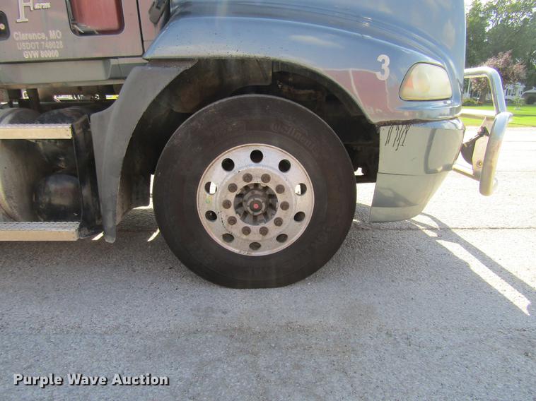 image for item DE5858 2007 Mack CXN613 semi truck