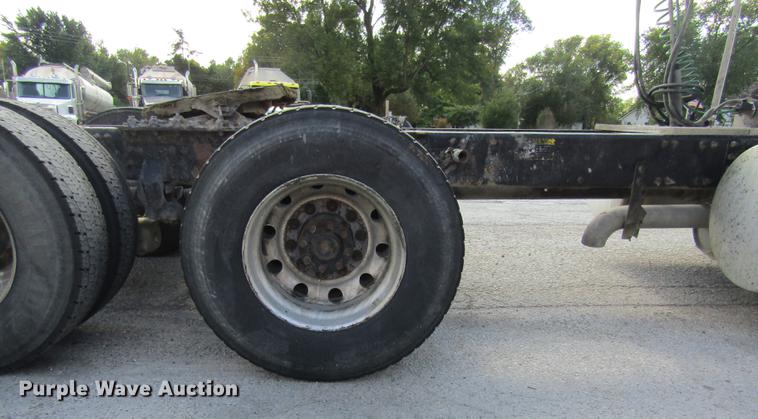 image for item DE5858 2007 Mack CXN613 semi truck