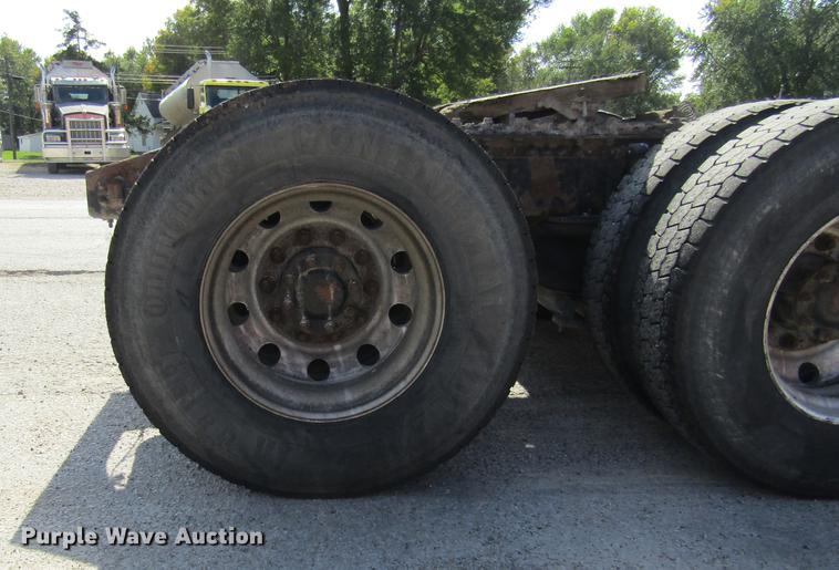 image for item DE5858 2007 Mack CXN613 semi truck