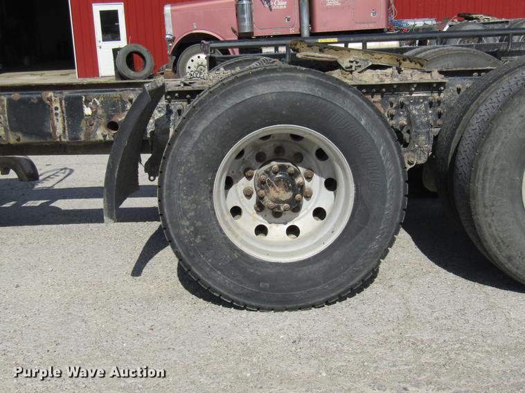 image for item DE5858 2007 Mack CXN613 semi truck