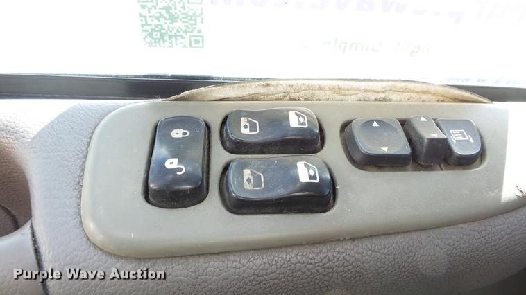 image for item DE7274 2007 Peterbilt 379 semi truck