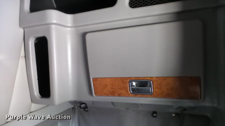 image for item DE7274 2007 Peterbilt 379 semi truck