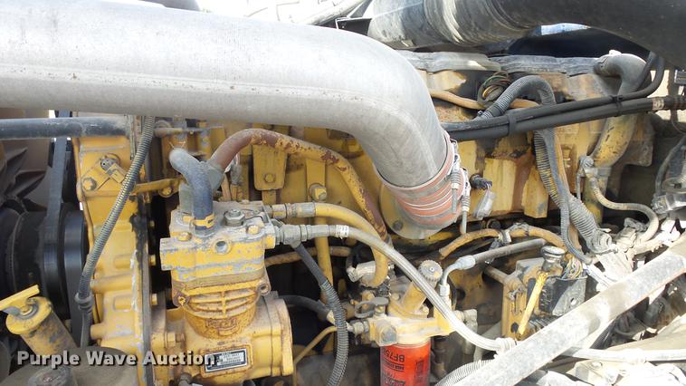 image for item DE7274 2007 Peterbilt 379 semi truck