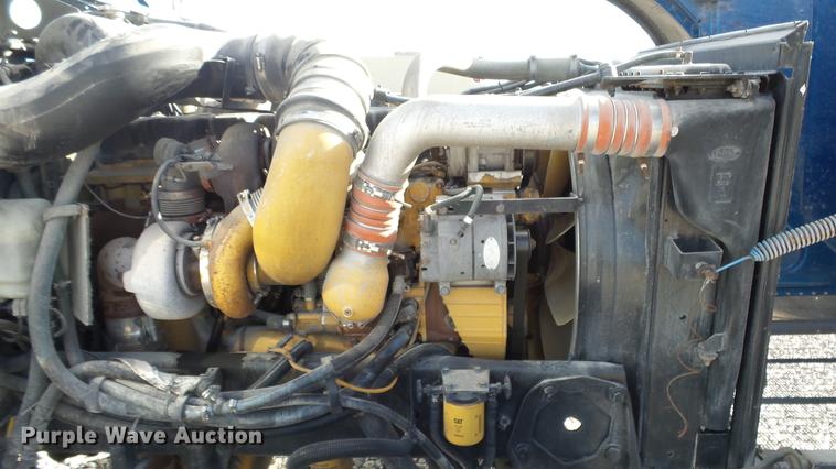 image for item DE7274 2007 Peterbilt 379 semi truck