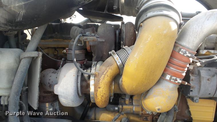 image for item DE7274 2007 Peterbilt 379 semi truck