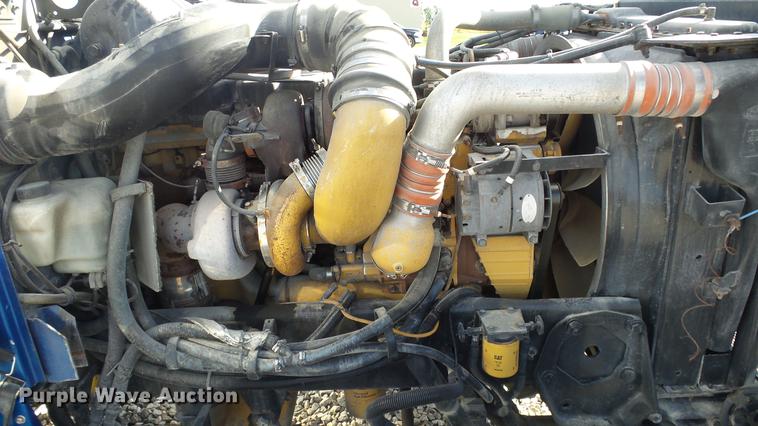 image for item DE7274 2007 Peterbilt 379 semi truck