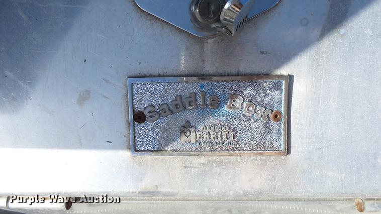 image for item DE7274 2007 Peterbilt 379 semi truck