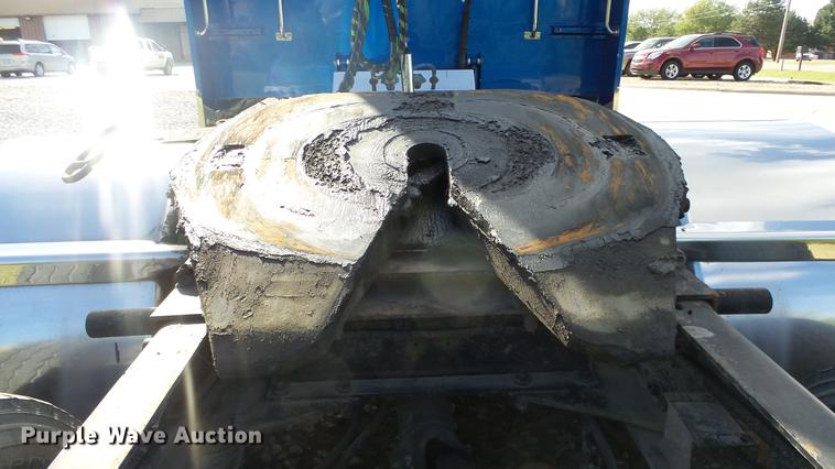 image for item DE7274 2007 Peterbilt 379 semi truck