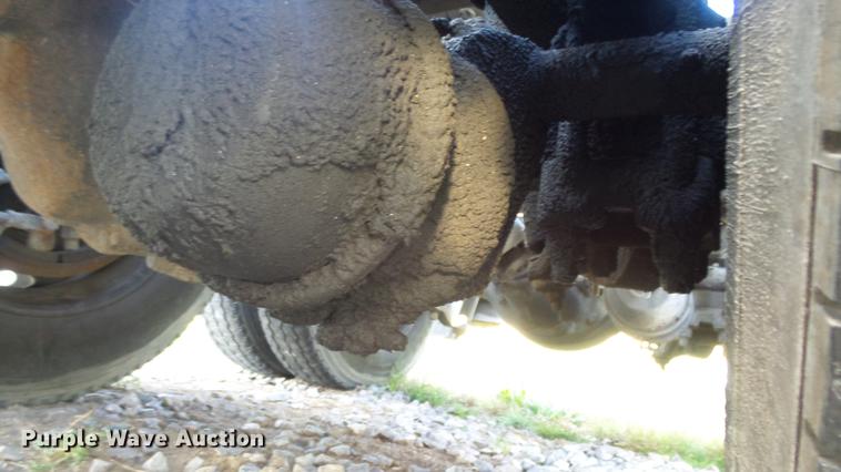 image for item DE7274 2007 Peterbilt 379 semi truck