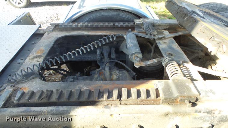 image for item DE7274 2007 Peterbilt 379 semi truck