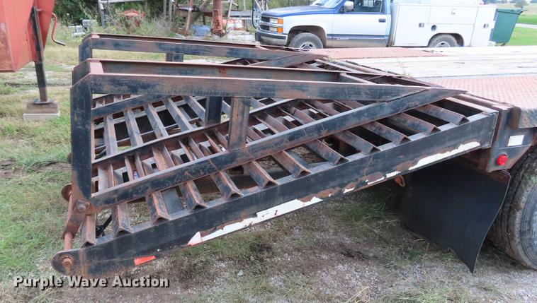 image for item DF1265 1991 Fontaine drop deck equipment trailer