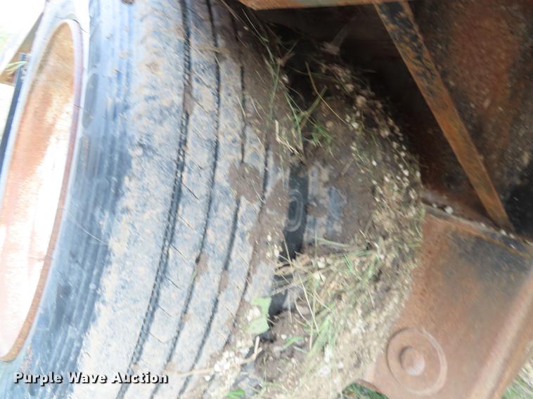 image for item DF1265 1991 Fontaine drop deck equipment trailer