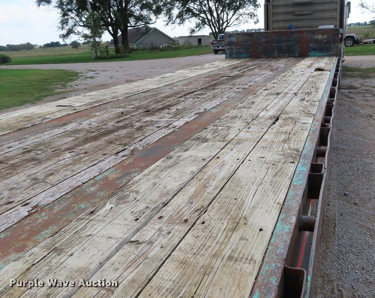 image for item DF1265 1991 Fontaine drop deck equipment trailer