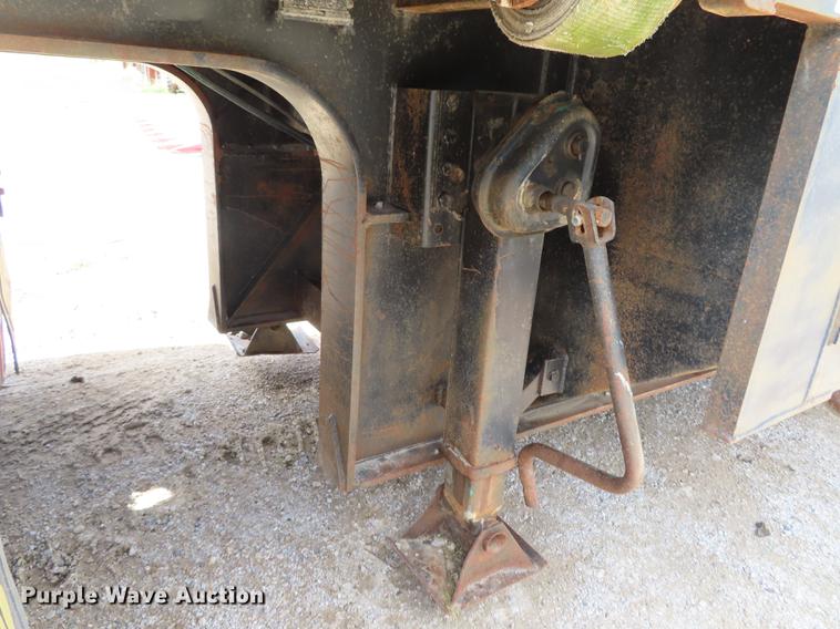 image for item DF1265 1991 Fontaine drop deck equipment trailer