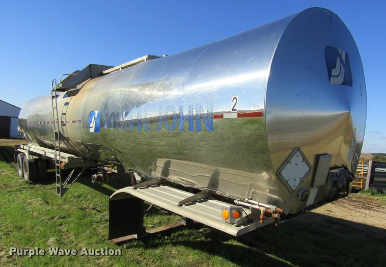 image for item DF3863 1995 Acro tank trailer