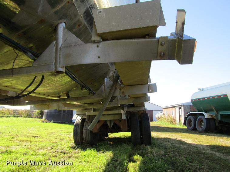 image for item DF3863 1995 Acro tank trailer