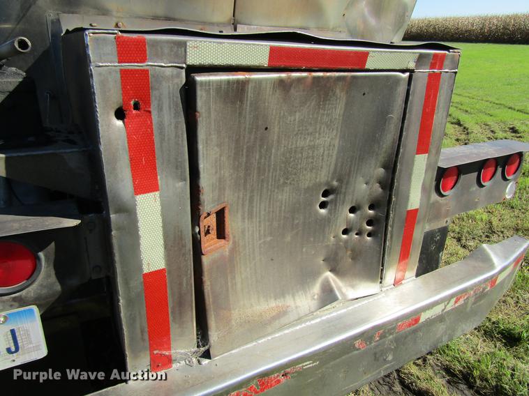 image for item DF3863 1995 Acro tank trailer