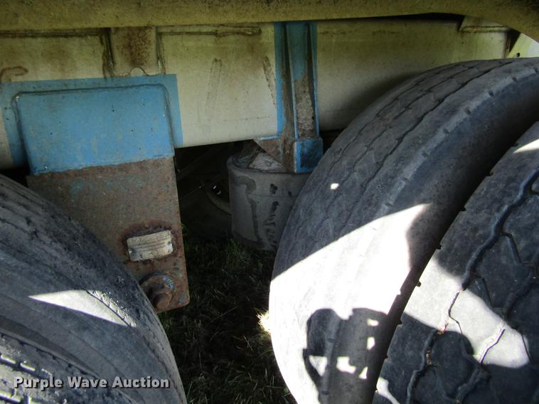 image for item DF3863 1995 Acro tank trailer