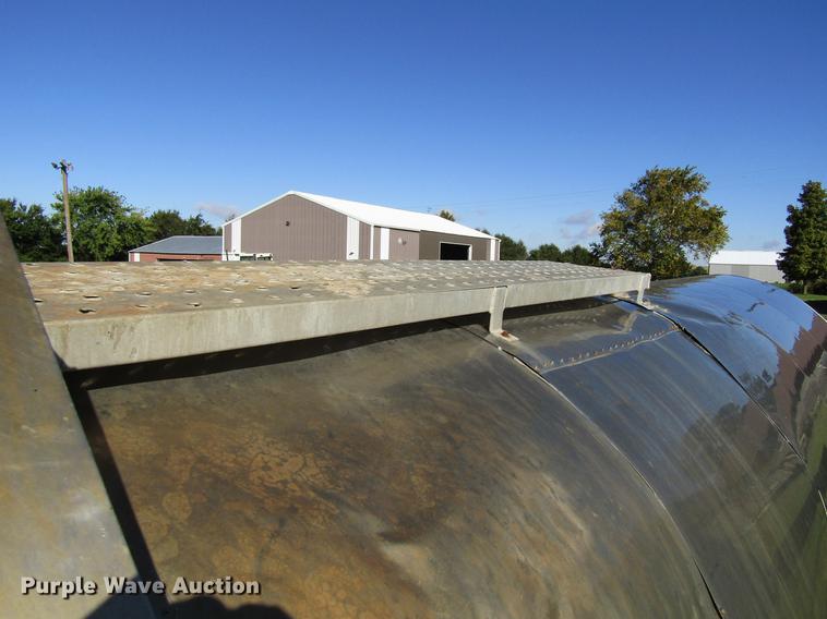 image for item DF3863 1995 Acro tank trailer