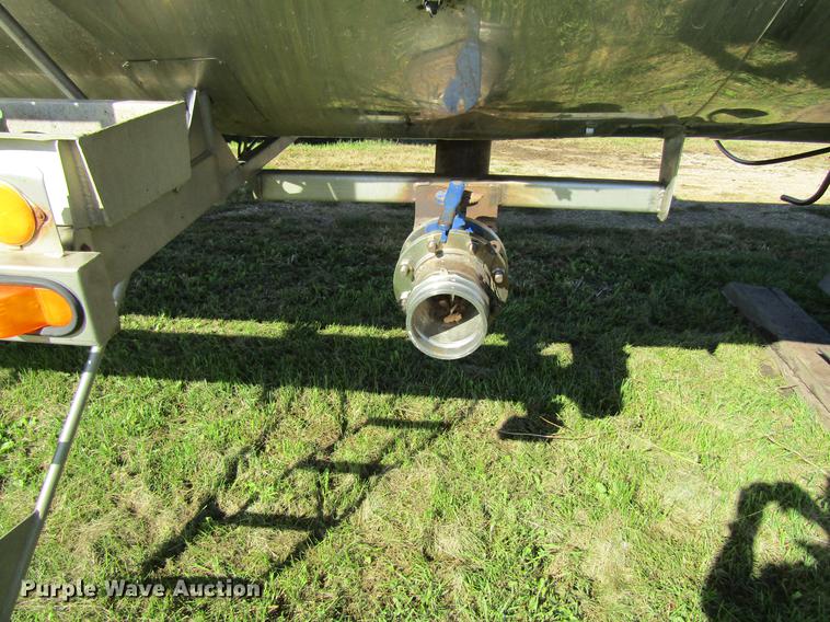 image for item DF3863 1995 Acro tank trailer