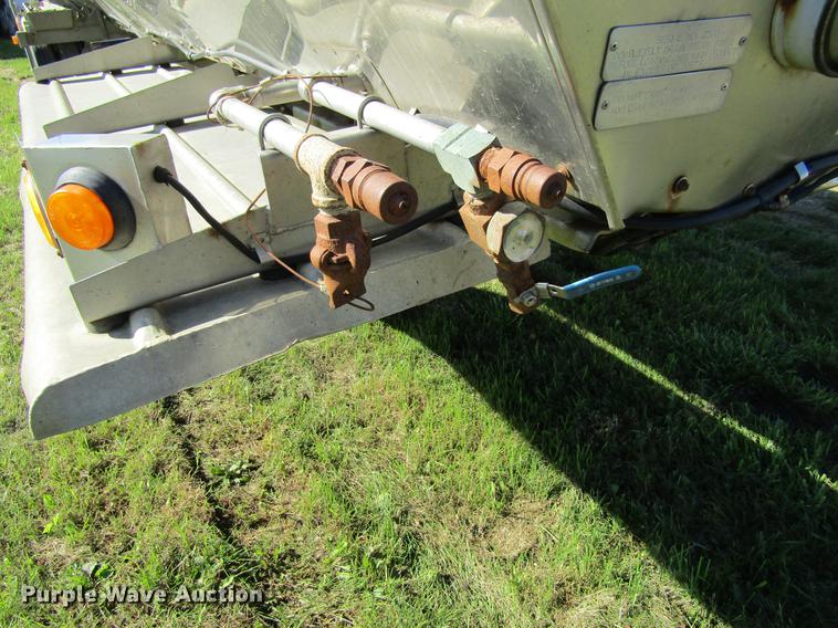 image for item DF3863 1995 Acro tank trailer