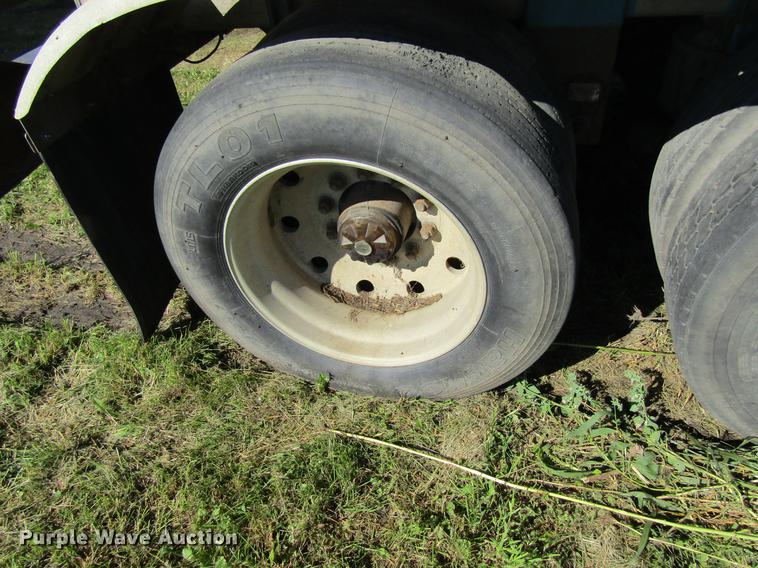 image for item DF3863 1995 Acro tank trailer