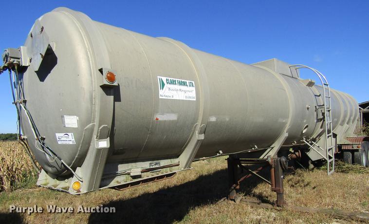 image for item DF3865 1979 Trail Master tank trailer