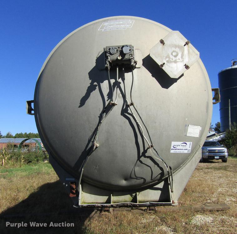 image for item DF3865 1979 Trail Master tank trailer