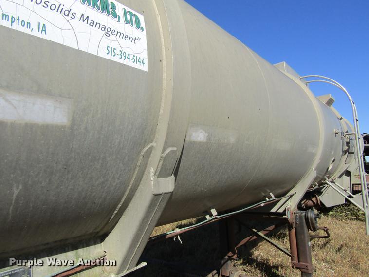 image for item DF3865 1979 Trail Master tank trailer