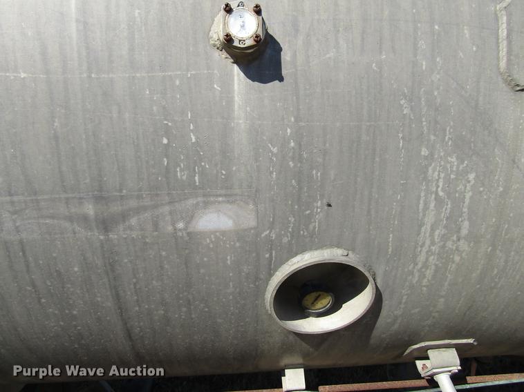 image for item DF3865 1979 Trail Master tank trailer