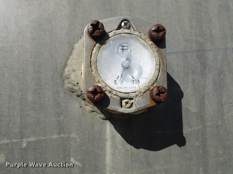 image for item DF3865 1979 Trail Master tank trailer