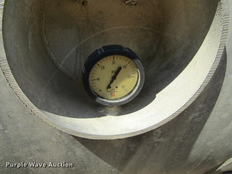 image for item DF3865 1979 Trail Master tank trailer