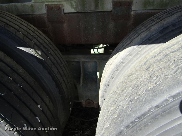 image for item DF3865 1979 Trail Master tank trailer