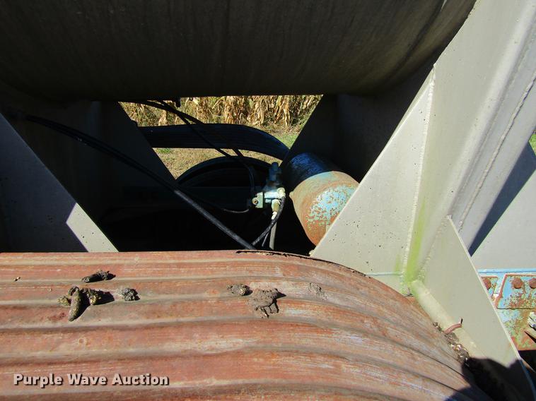 image for item DF3865 1979 Trail Master tank trailer