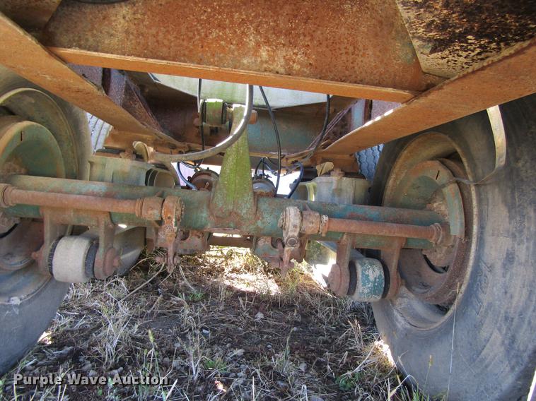 image for item DF3865 1979 Trail Master tank trailer