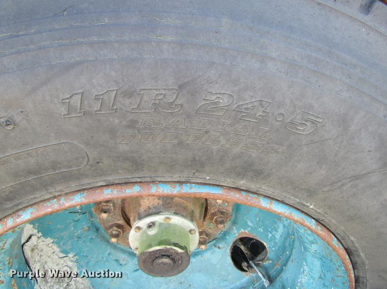 image for item DF3865 1979 Trail Master tank trailer