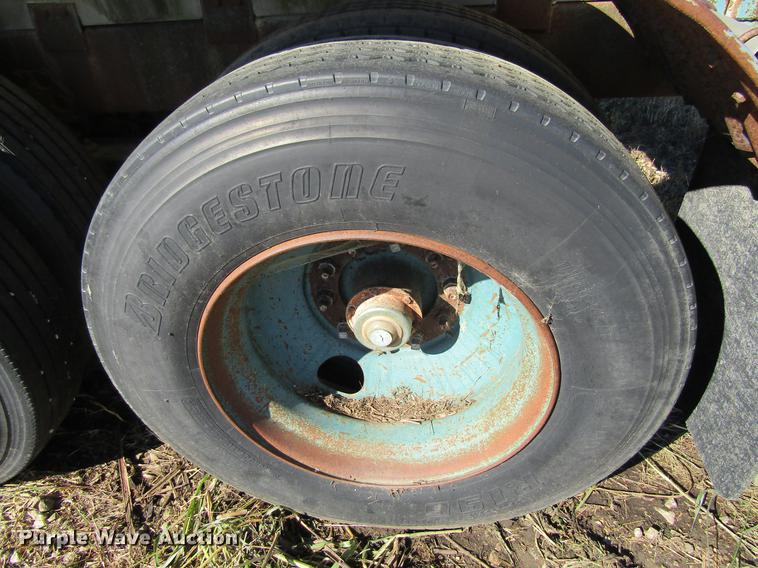 image for item DF3865 1979 Trail Master tank trailer