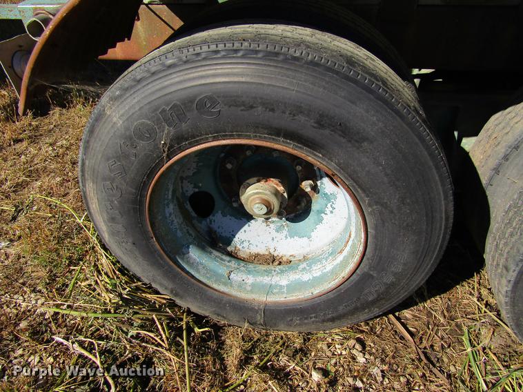 image for item DF3865 1979 Trail Master tank trailer