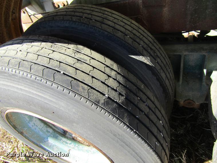 image for item DF3865 1979 Trail Master tank trailer