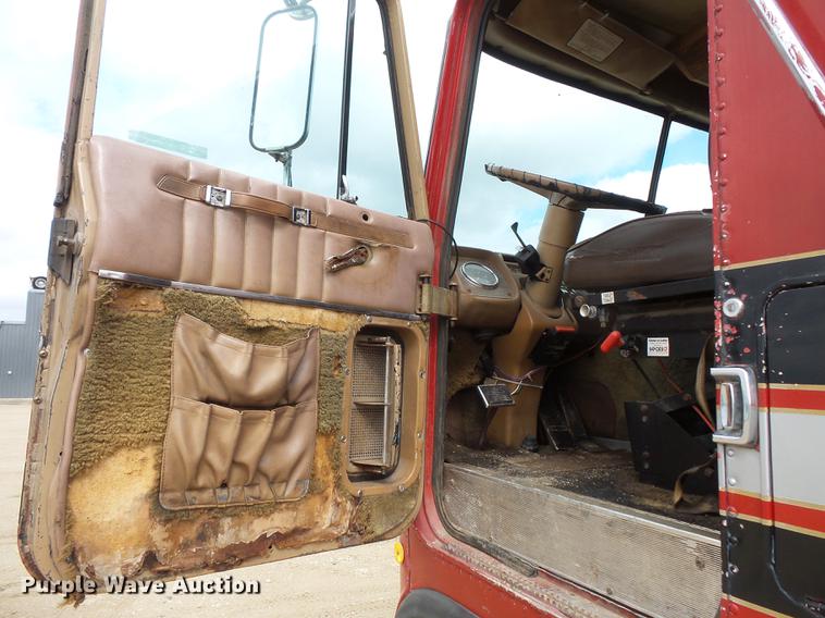 image for item DX9513 1977 Chevrolet Titan semi truck