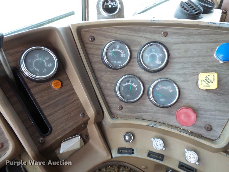 image for item DX9513 1977 Chevrolet Titan semi truck