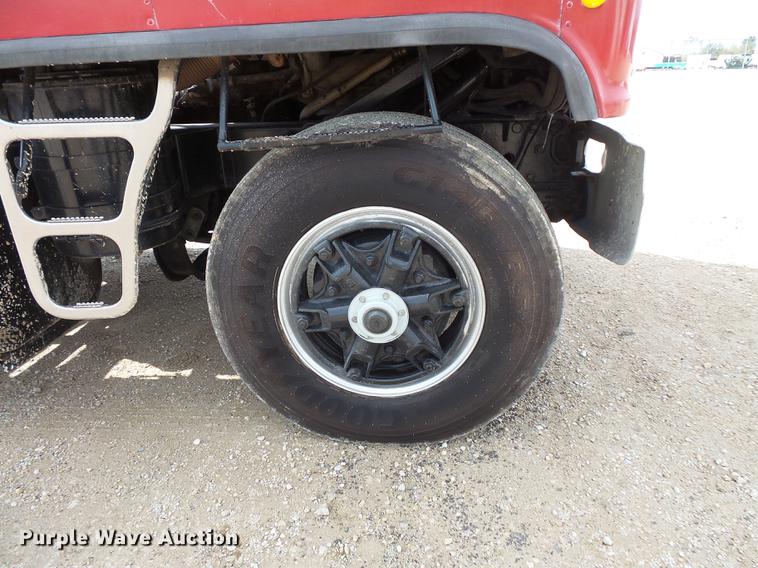 image for item DX9513 1977 Chevrolet Titan semi truck