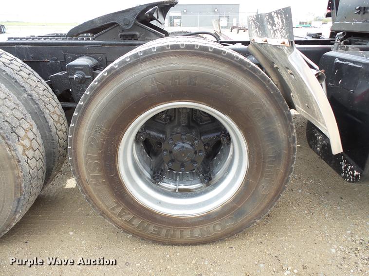 image for item DX9513 1977 Chevrolet Titan semi truck