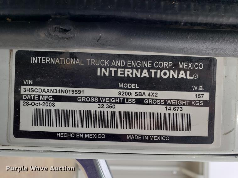 image for item EF9870 2004 International 9200i semi truck