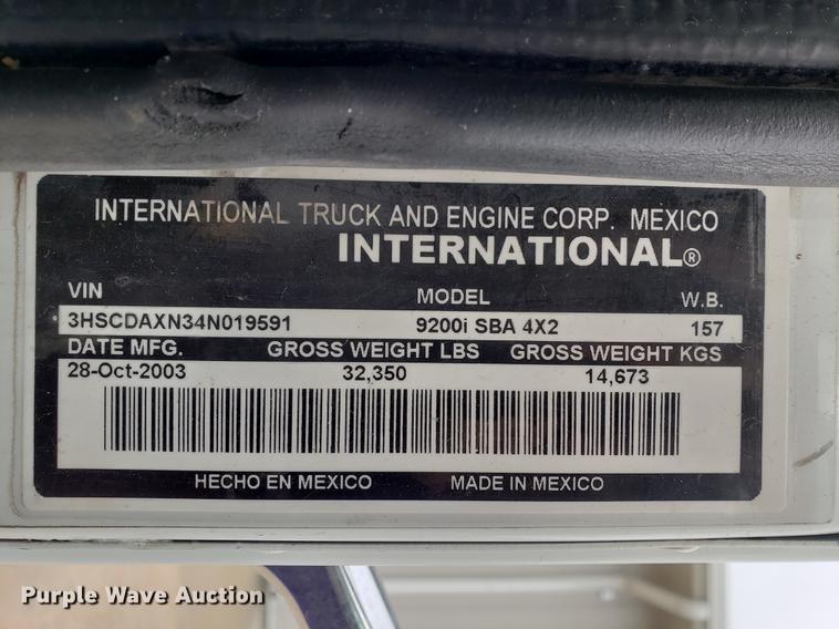 image for item EF9870 2004 International 9200i semi truck