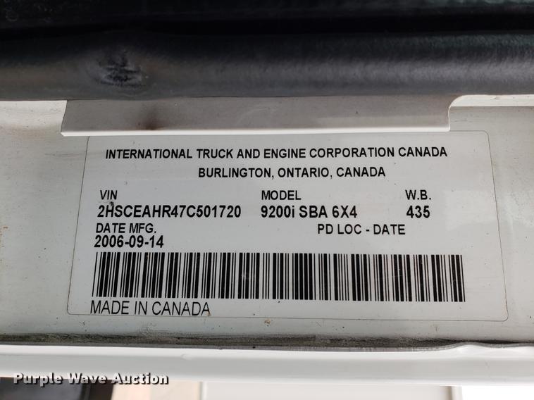 image for item EF9871 2007 International 9200i semi truck