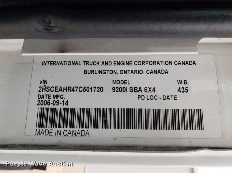 image for item EF9871 2007 International 9200i semi truck